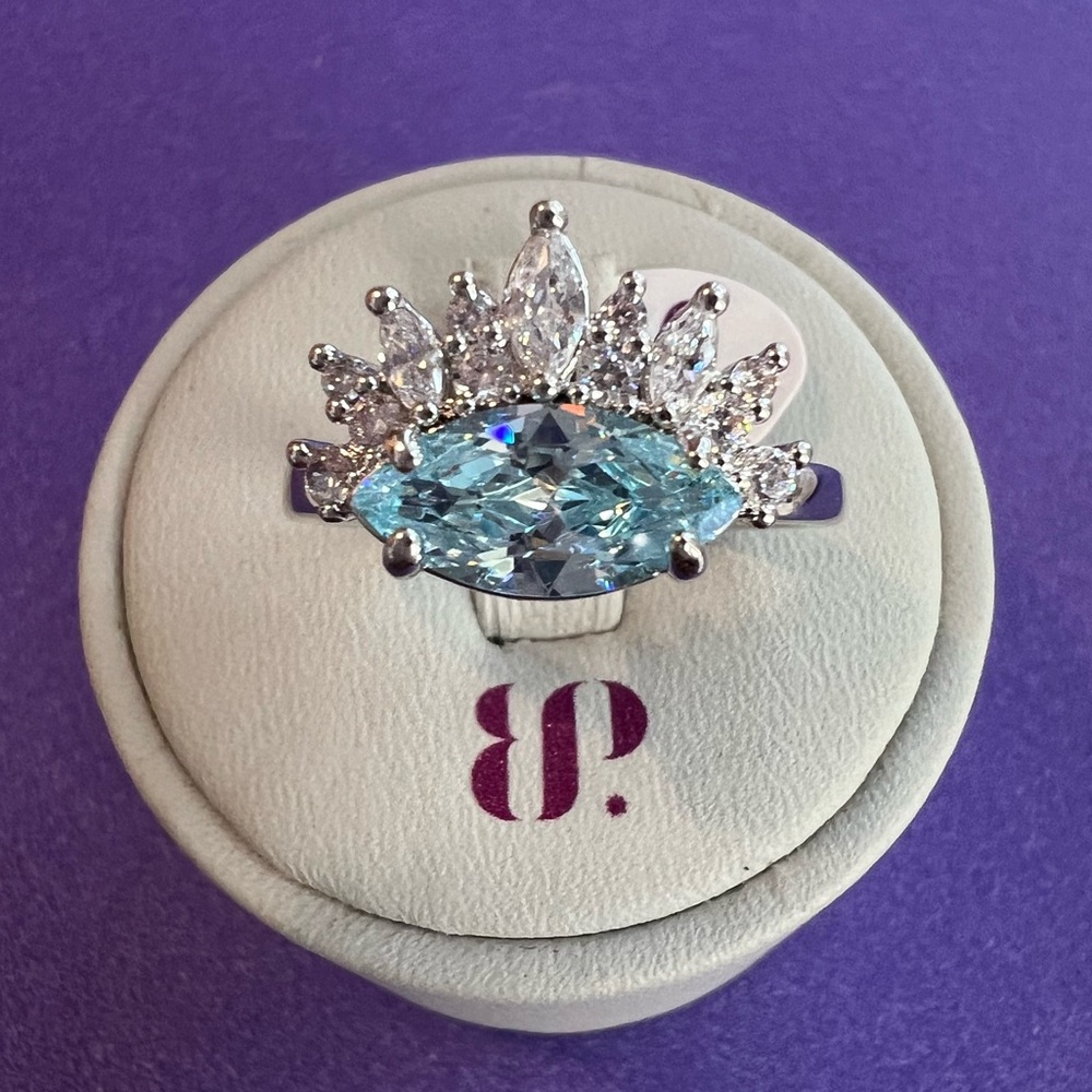 Bomb Party Ring “Completely in Love” Size 9